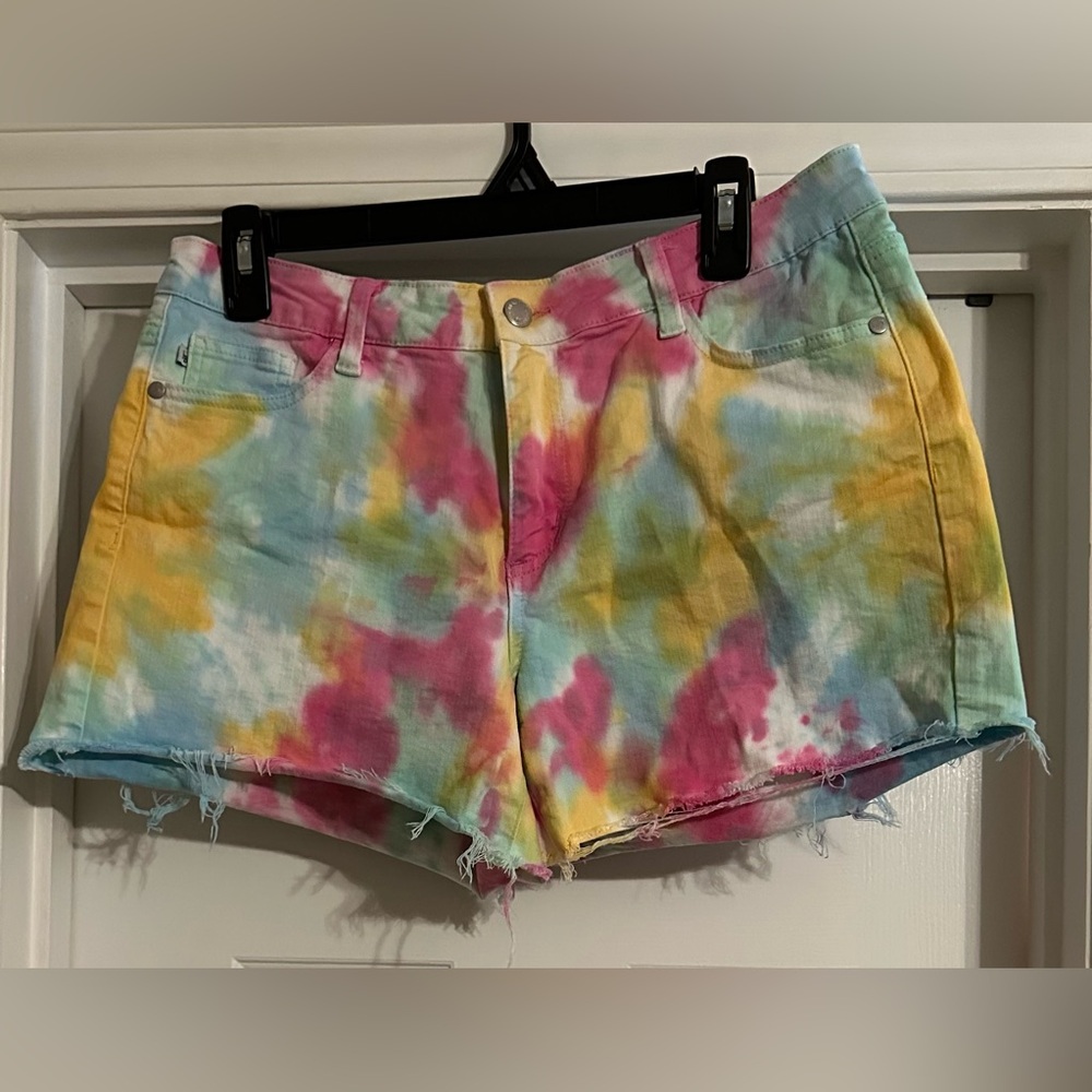 Judy Blue White with Multi-Colored Tie Dye Cut-Off Jean Shorts -Like New, Size L - Picture 4 of 5